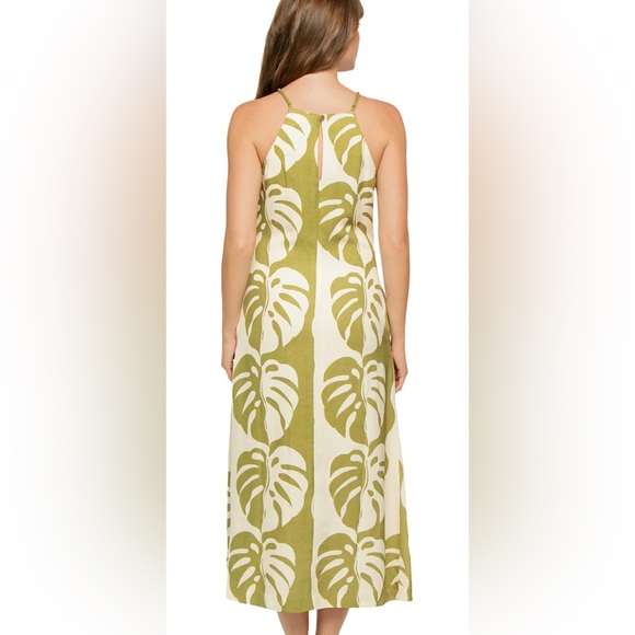 Elegant Green and White Maxi Dress - Picture 2 of 4